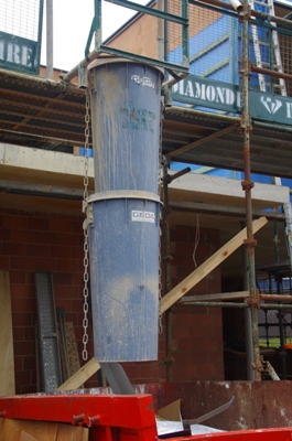 /sites/diamondhirecomau//assets/public/image/ProductListing/Rubbish chute main.JPG