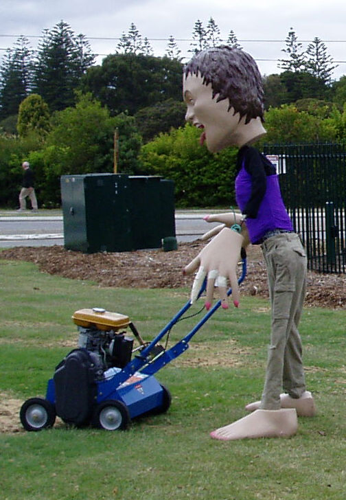 /sites/diamondhirecomau//assets/public/image/ProductListing/donna and turfcutter.jpg